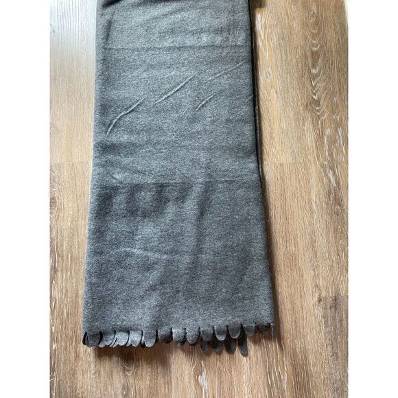 Ikea Grey Felt Like Material Scalloped Edge Throw Blanket - Picture 3 of 6